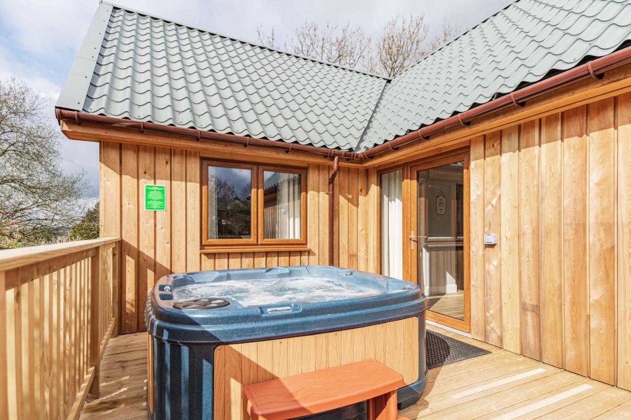 Osprey Lodge 1 With Hot Tub Newton Stewart Eksteriør billede